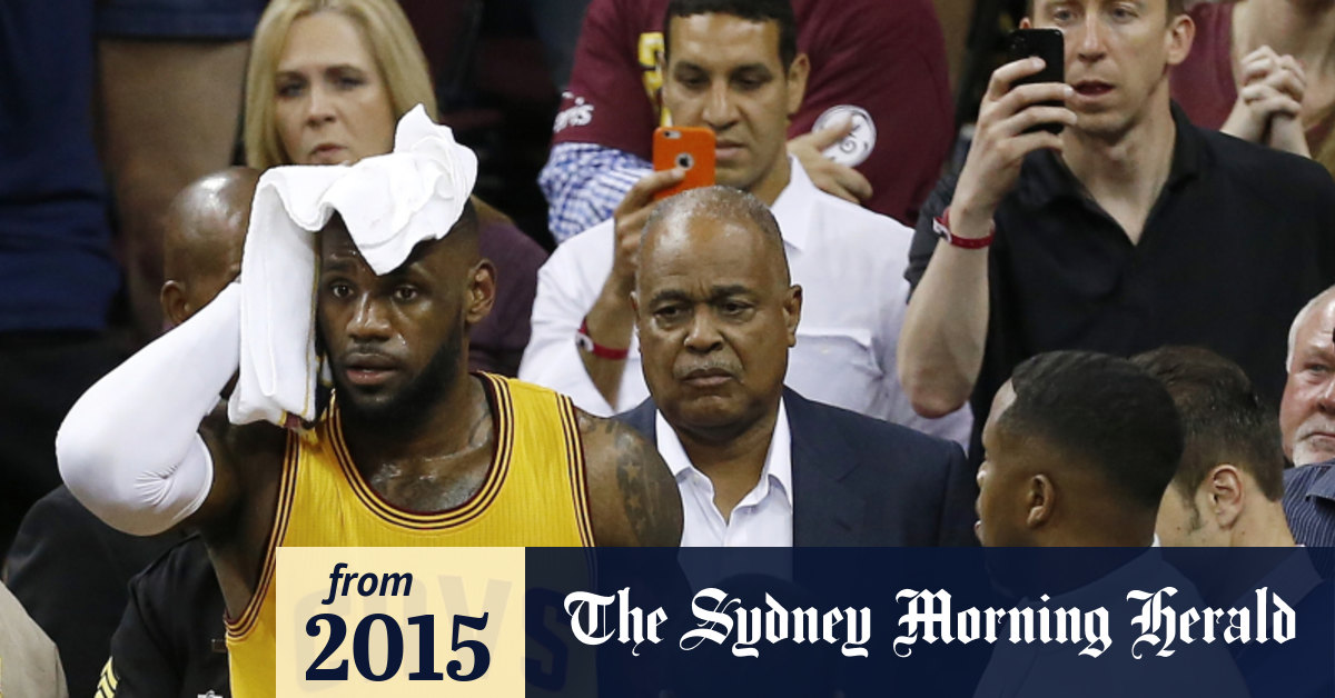 NBA Finals 2015 Bleeding or dunking, LeBron James makes it impossible to look away